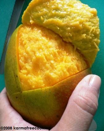 peeling-mangos
