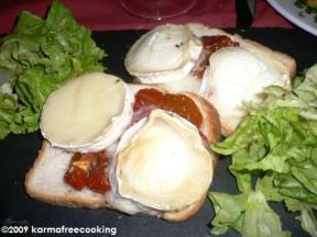 chevre et sundried tomates